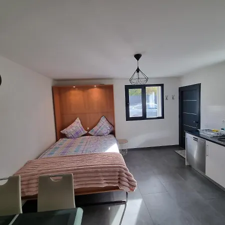 Blackbird Apartman *